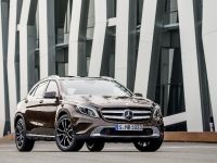 Mercedes-Benz GLA (2014) - picture 8 of 22