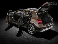 Mercedes-Benz GLA (2014) - picture 18 of 22