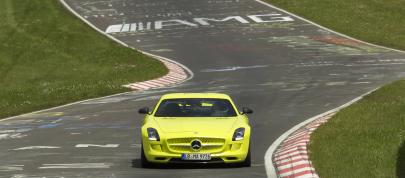 Mercedes-Benz SLS AMG Coupe Electric Drive Production Car (2014) - picture 4 of 13