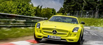 Mercedes-Benz SLS AMG Coupe Electric Drive Production Car (2014) - picture 7 of 13
