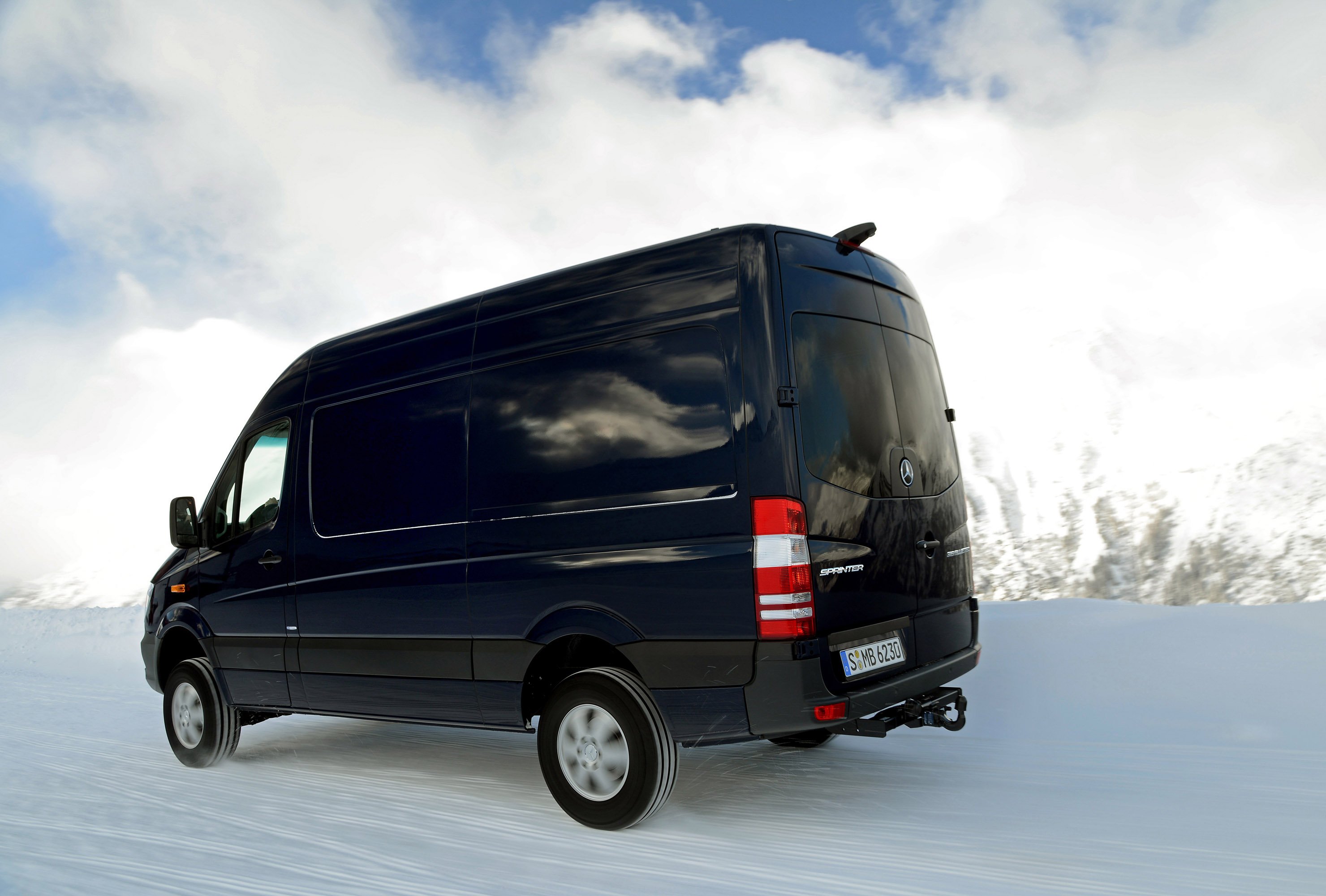 Авто ру спринтер. Mercedes-Benz Sprinter 319. Mercedes-Benz Sprinter 4x4. Спринтер 906 319. Mercedes-Benz Sprinter 2014.