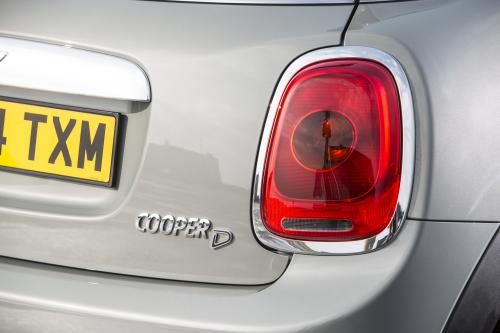 MINI Cooper D 5-Door Hatchback (2014) - picture 17 of 27