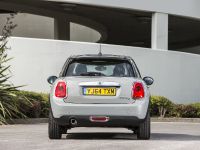 MINI Cooper D 5-Door Hatchback (2014) - picture 14 of 27