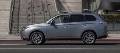 Mitsubishi Outlander (2014) - picture 4 of 22