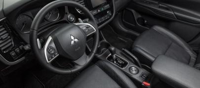 Mitsubishi Outlander (2014) - picture 20 of 22