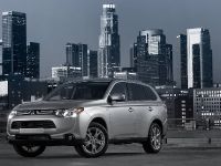 Mitsubishi Outlander (2014) - picture 1 of 22