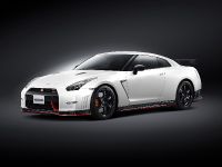 Nissan GT-R Nismo (2014) - picture 2 of 14