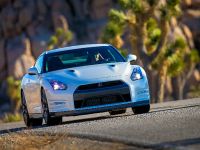 2014 Nissan GT-R, 7 of 13
