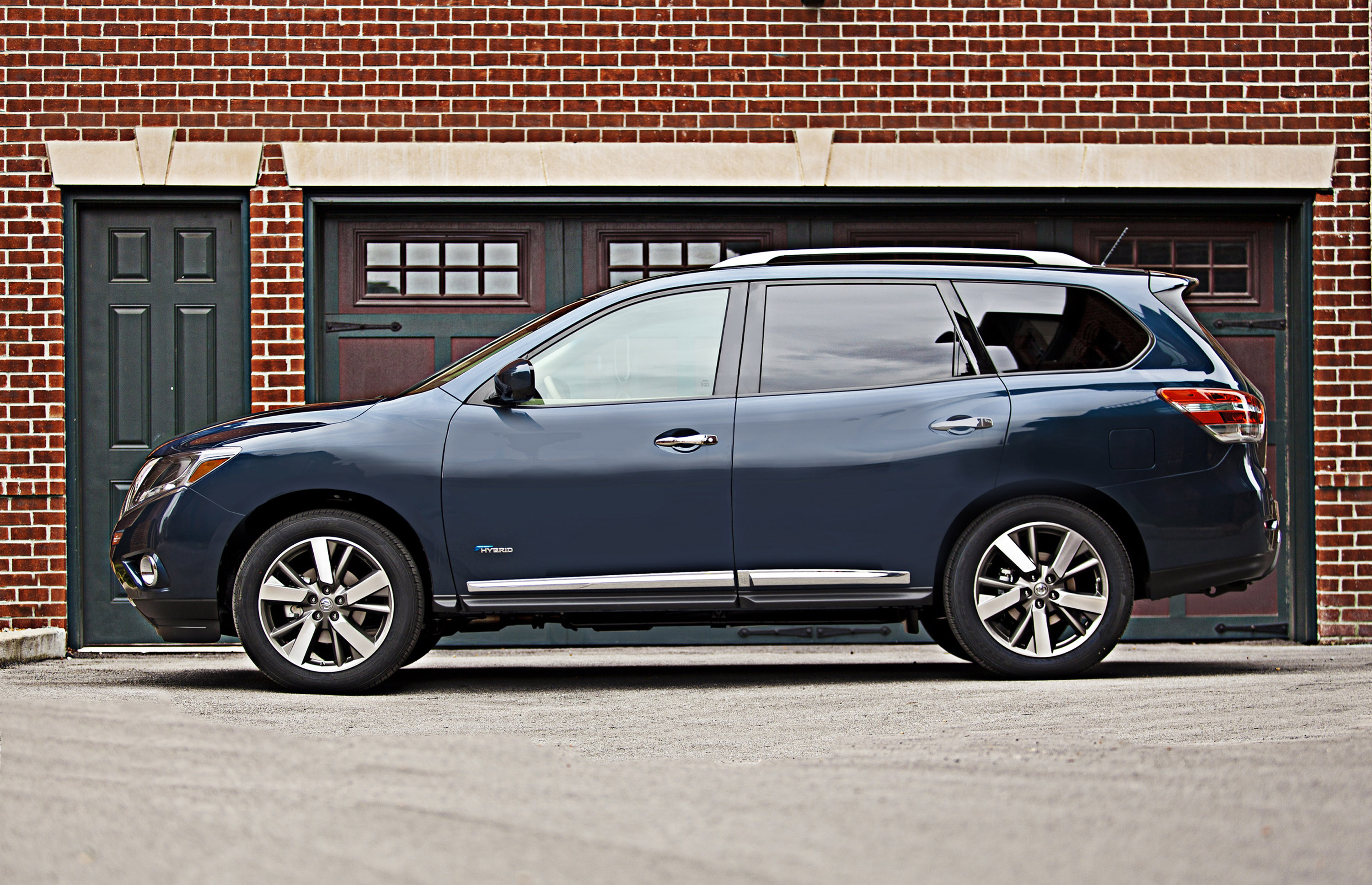 Nissan Pathfinder Hybrid