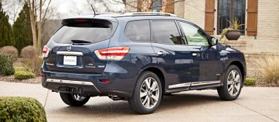 Nissan Pathfinder Hybrid (2014) - picture 4 of 15