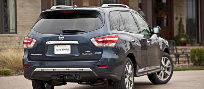 Nissan Pathfinder Hybrid (2014) - picture 7 of 15