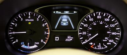 Nissan Pathfinder Hybrid (2014) - picture 12 of 15