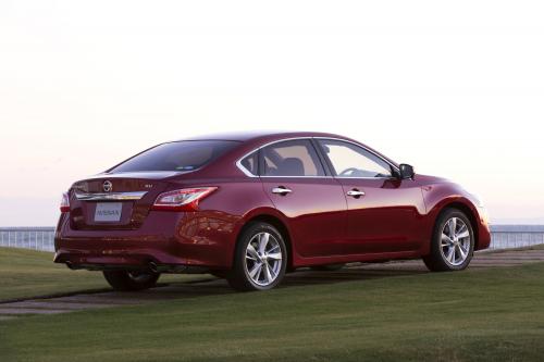 Nissan Teana (2014) - picture 8 of 12