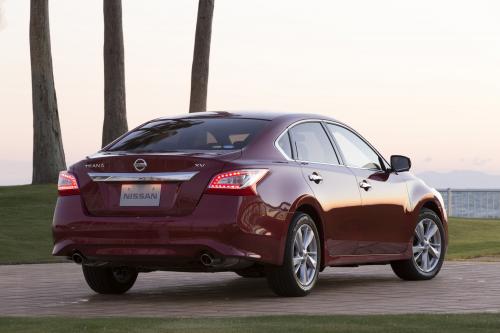 Nissan Teana (2014) - picture 9 of 12