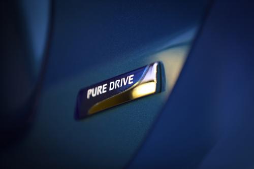 Nissan Versa Note (2014) - picture 9 of 14