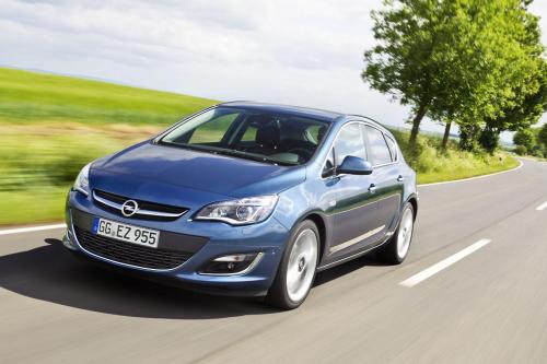 Opel Astra (2014) - picture 1 of 5