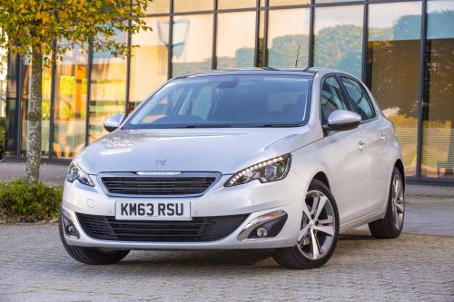 Peugeot 308 UK (2014) - picture 1 of 3
