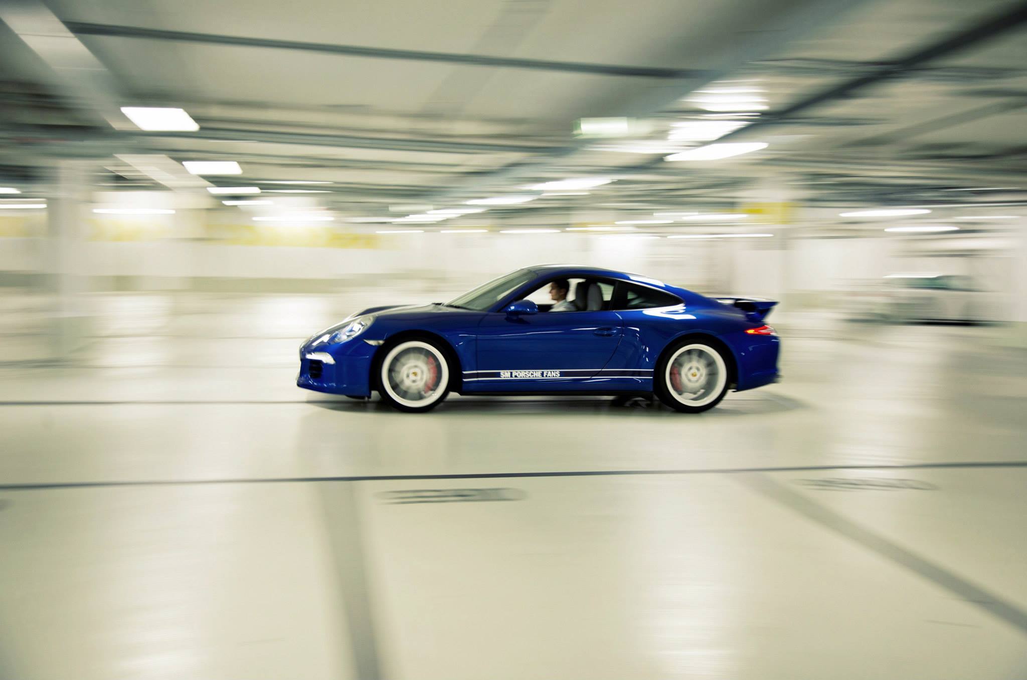 Porsche 911 Carrera 4S Facebook 5M