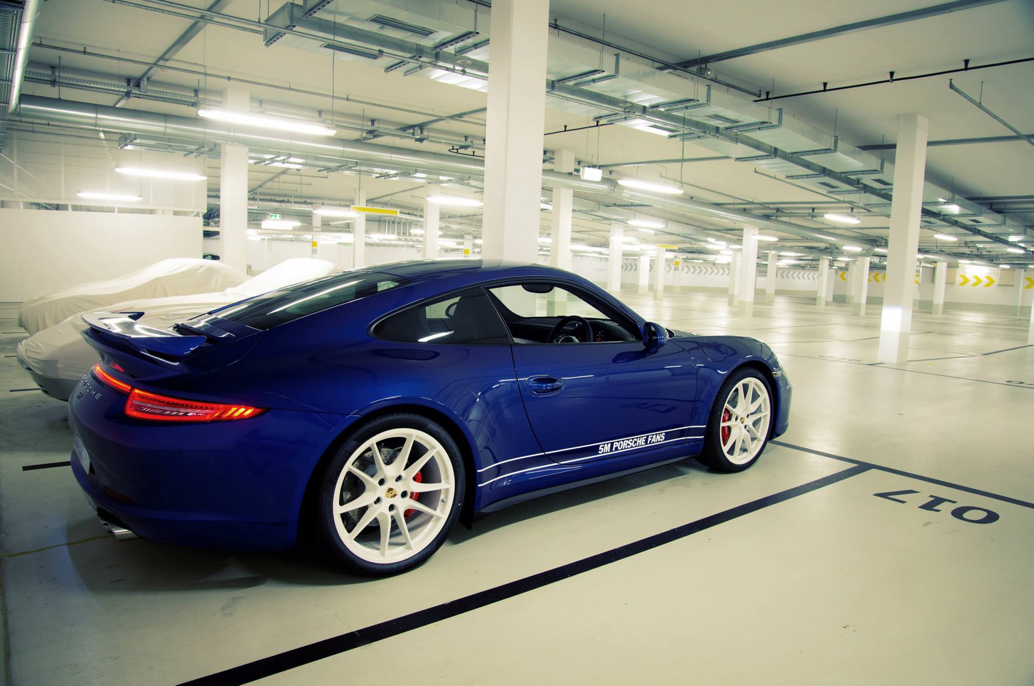 Porsche 911 Carrera 4S Facebook 5M