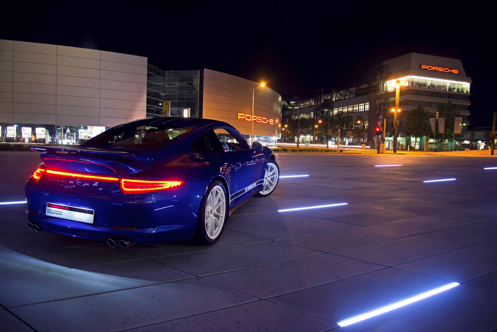 Porsche 911 Carrera 4S Facebook 5M