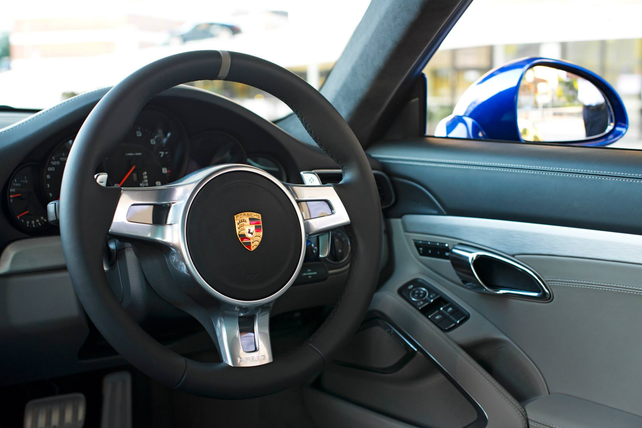 Porsche 911 Carrera 4S Facebook 5M