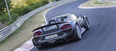 Porsche 918 Spyder (2014) - picture 4 of 5