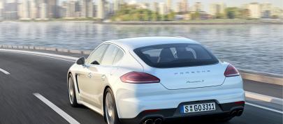 Porsche Panamera S E-Hybrid (2014) - picture 4 of 6