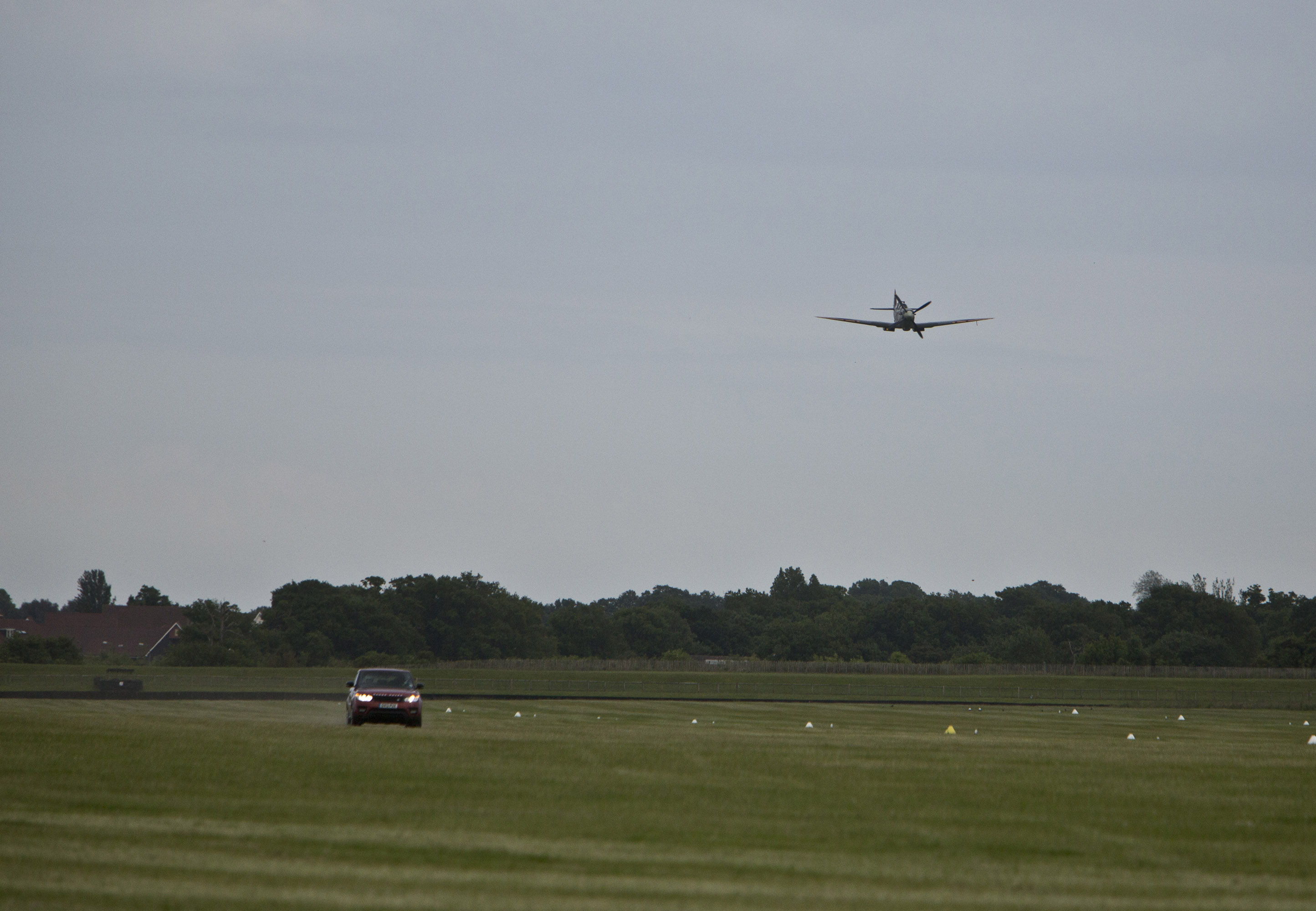 Range Rover Sport vs Spitfire