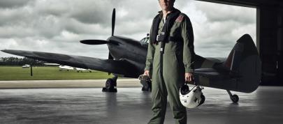 Range Rover Sport vs Spitfire (2014) - picture 4 of 6