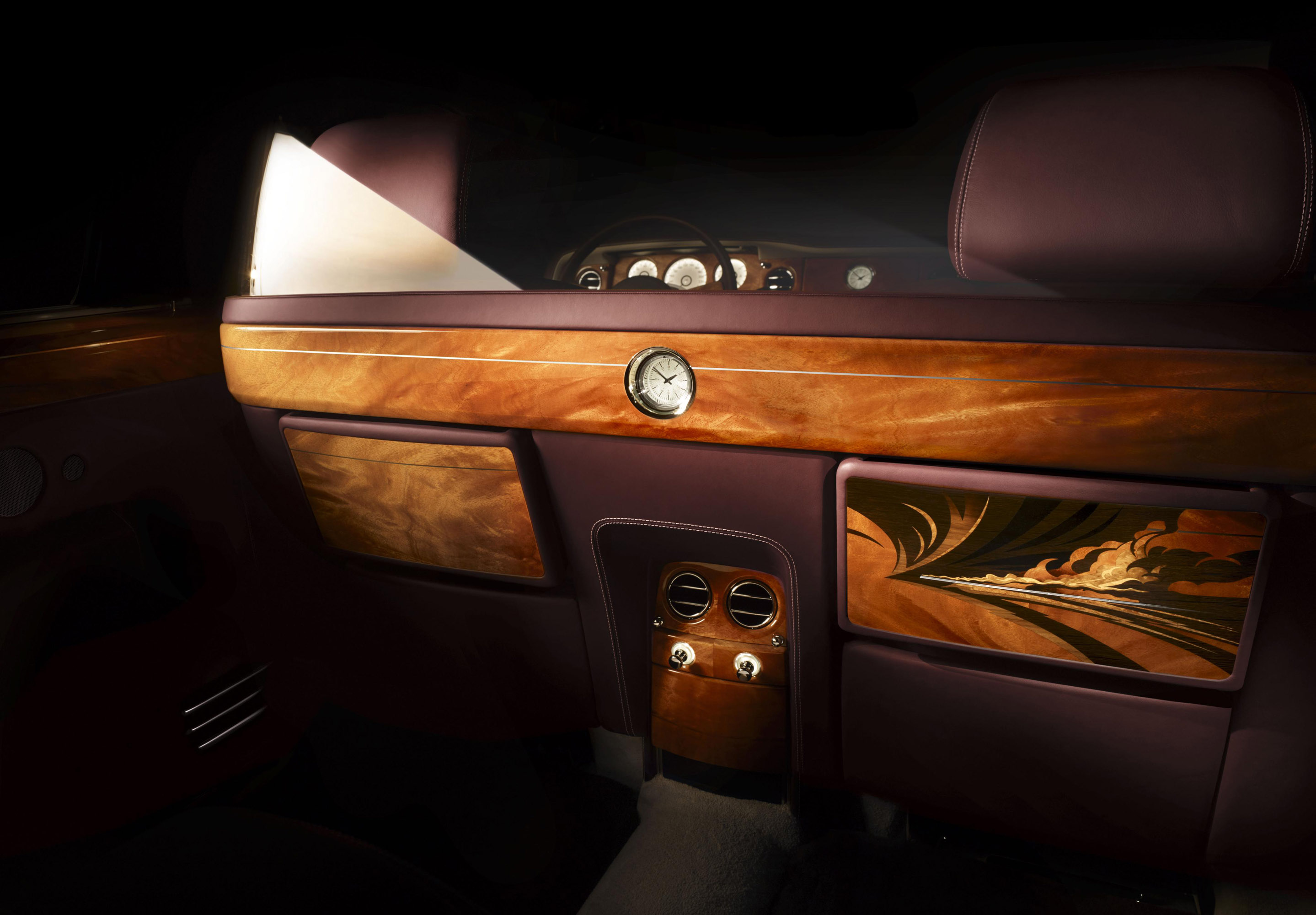 Rolls-Royce Pinnacle Travel Phantom