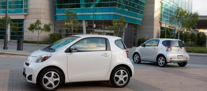 Scion iQ (2014) - picture 12 of 23