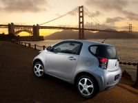 Scion iQ (2014) - picture 14 of 23