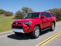 Toyota 4Runner (2014) - picture 1 of 3