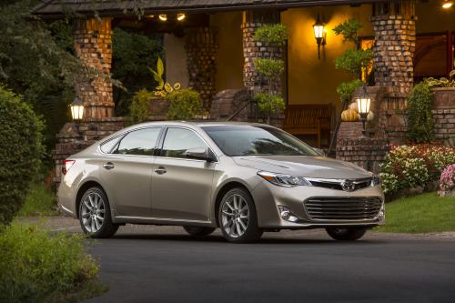 Toyota Avalon (2014) - picture 1 of 4