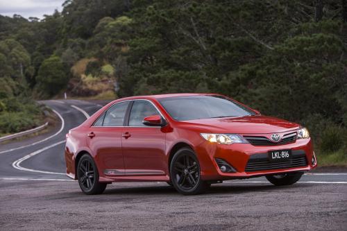 Toyota Camry RZ (2014) - picture 1 of 3