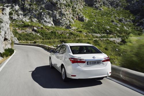 Toyota Corolla (2014) - picture 40 of 82