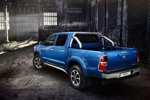 Toyota Hilux Invincible (2014) - picture 9 of 15