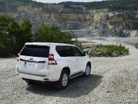 Toyota Land Cruiser (2014) - picture 3 of 5
