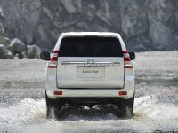 Toyota Land Cruiser (2014) - picture 4 of 5