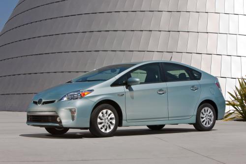 Toyota Prius US (2014) - picture 1 of 2
