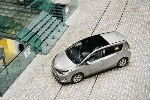 Toyota Verso (2014) - picture 1 of 4