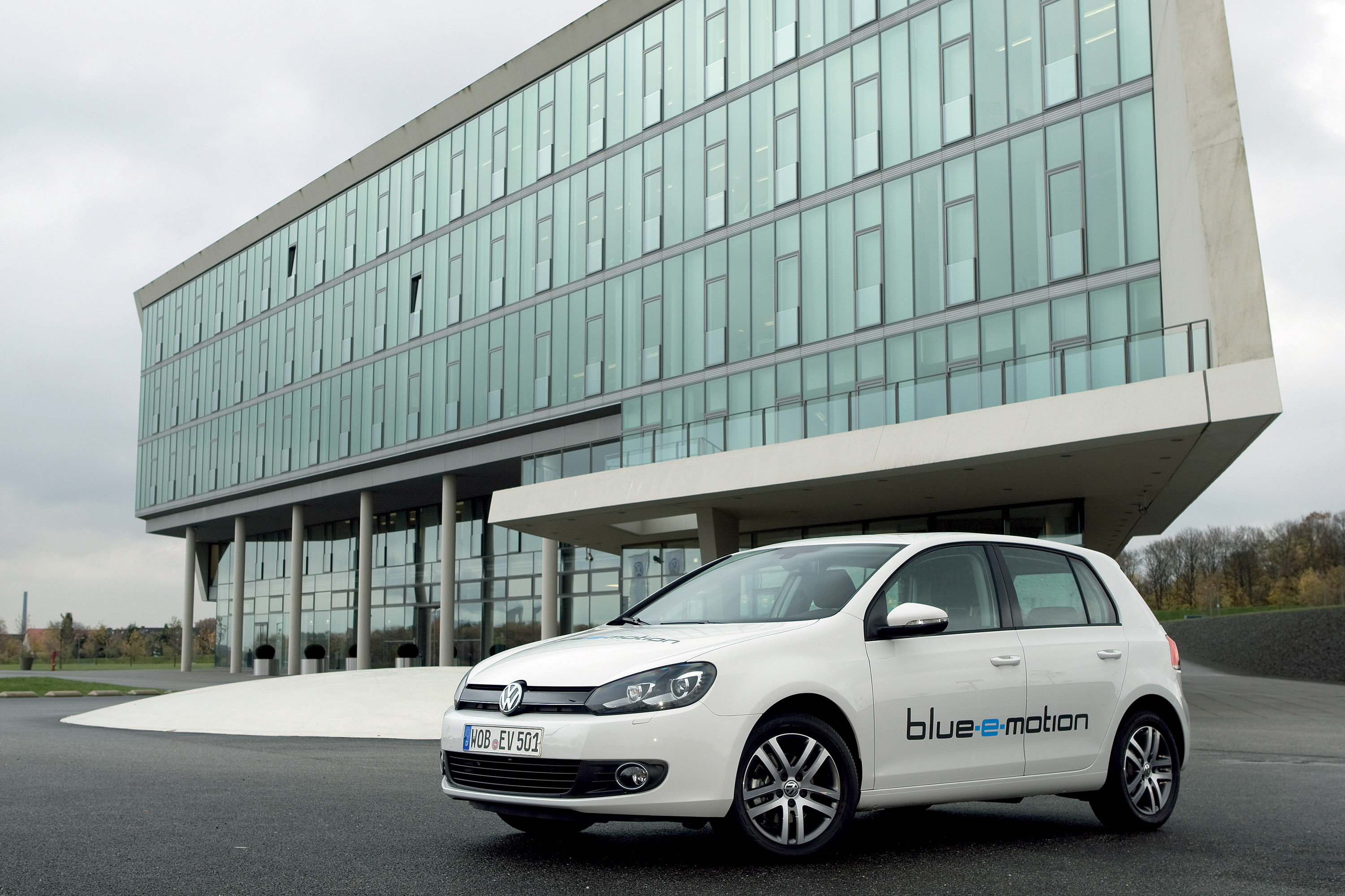 Volkswagen Golf Blue-E-Motion