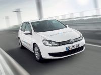 Volkswagen Golf Blue-E-Motion (2014) - picture 2 of 19