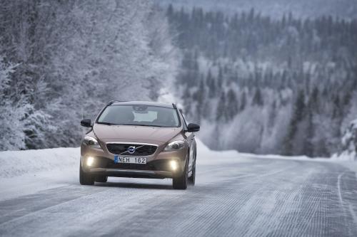 Volvo V40 (2014) - picture 1 of 7