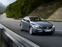Volvo V40 (2014) - picture 2 of 7
