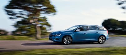 Volvo V60 Plug-in Hybrid R-Design (2014) - picture 7 of 10