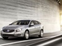 Volvo V60 Sportwagon (2014) - picture 2 of 6