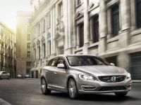 Volvo V60 Sportwagon (2014) - picture 3 of 6