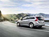 Volvo V60 Sportwagon (2014) - picture 4 of 6