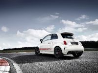 Abarth 595 Yamaha Factory Racing Edition (2015) - picture 2 of 3